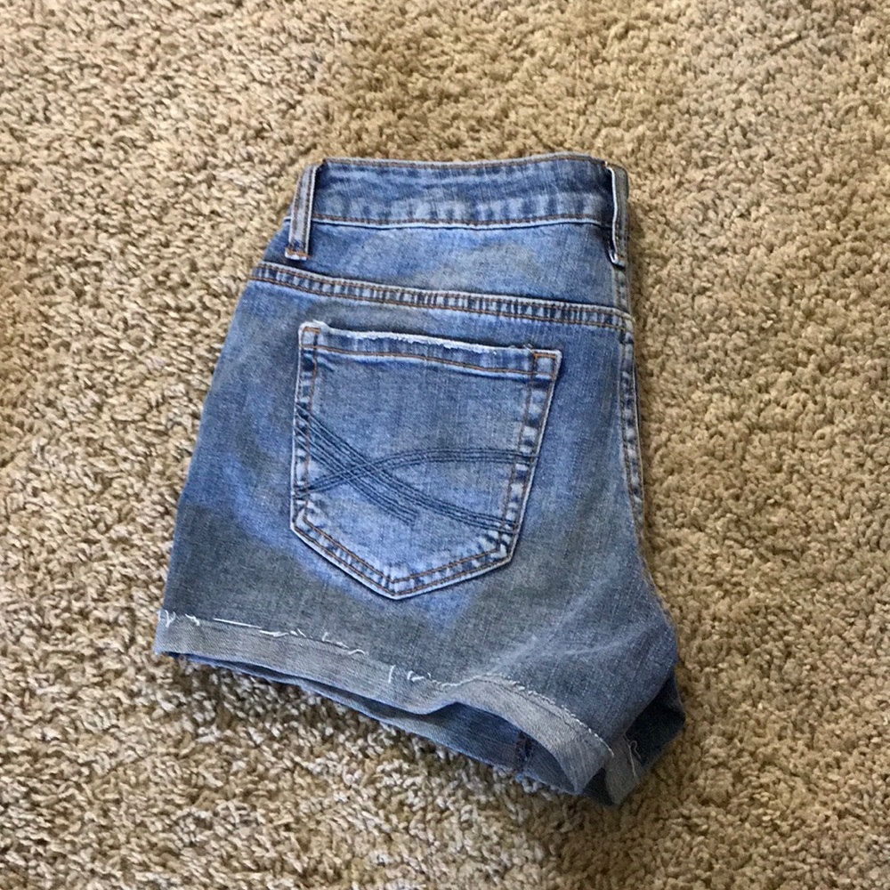 Shorts - Picture 2 of 3